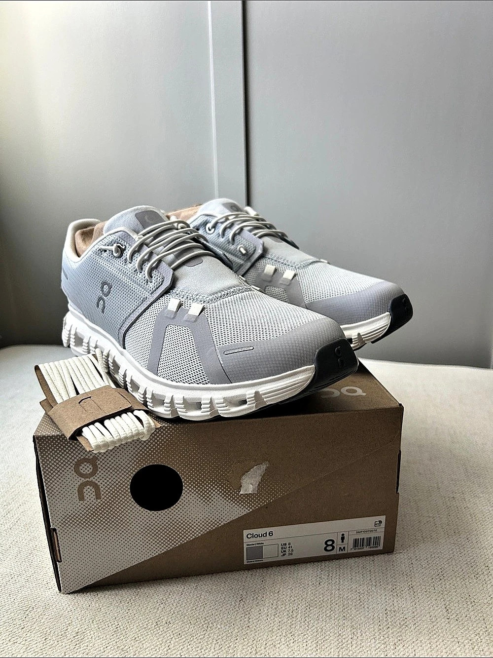 On Cloud 6 Athletic Shoes Glacier US 8 M